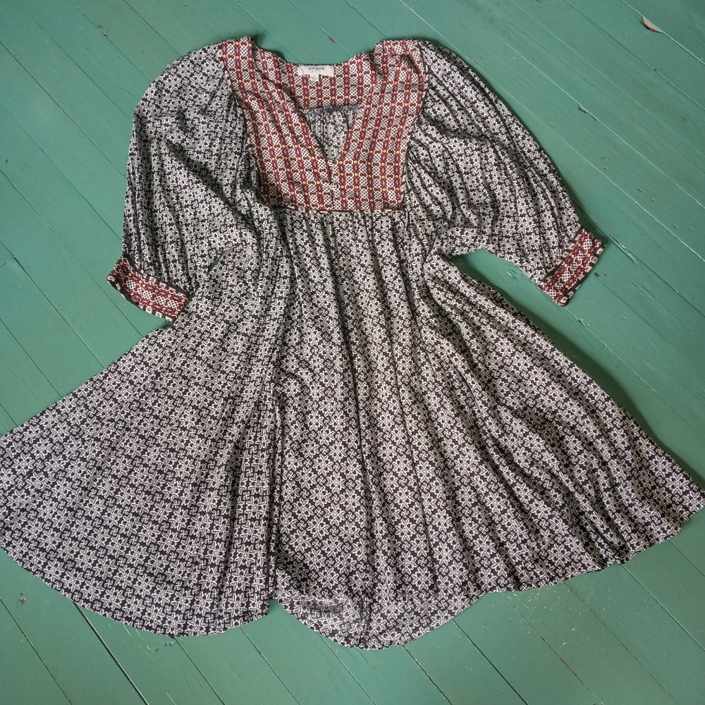 "umgee" like neww print dress. Sz-.mef